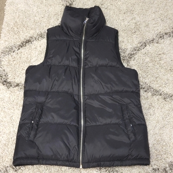 Old Navy Jackets & Blazers - NWOT Old Navy Puffer Vest - Lowest Price